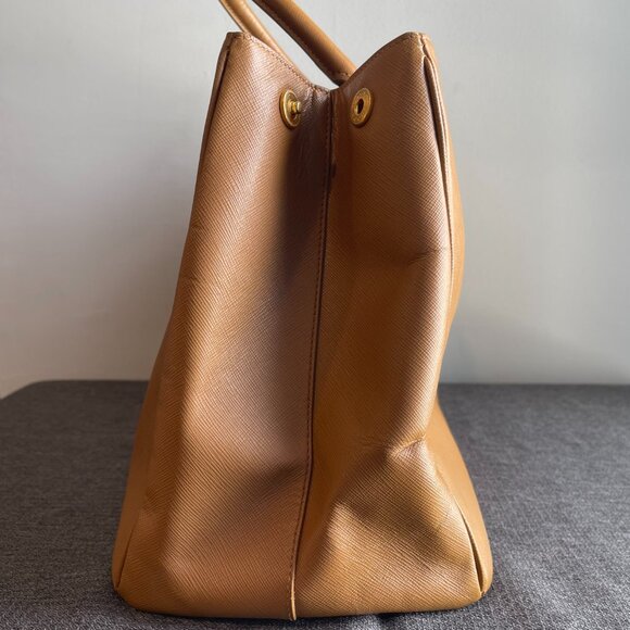 Prada Saffiano Lux Large Galliera Bag in Camel - Preowned - Picture 7 of 12